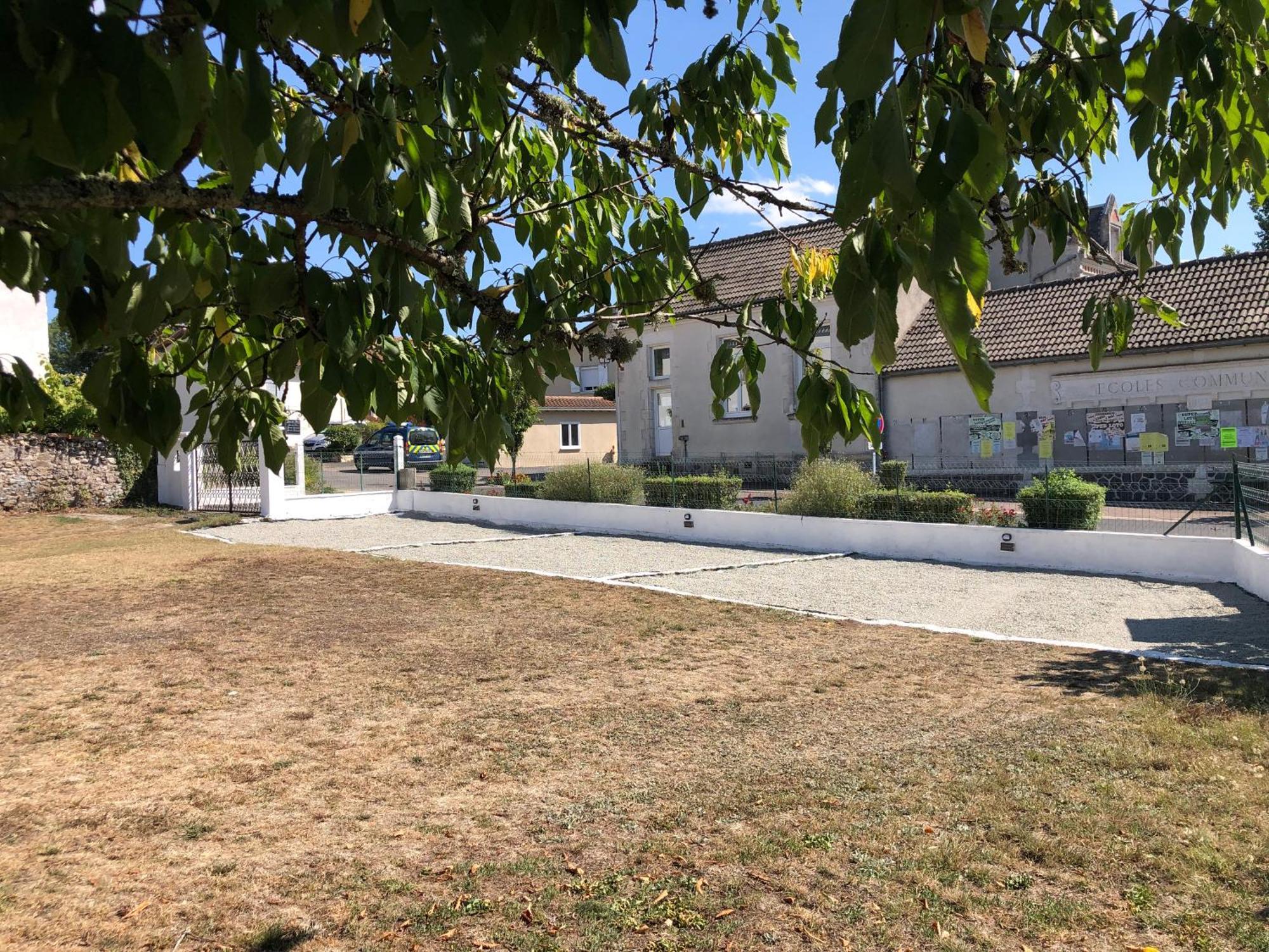 Gite Des Tournesols Oradour-Fanais Zewnętrze zdjęcie