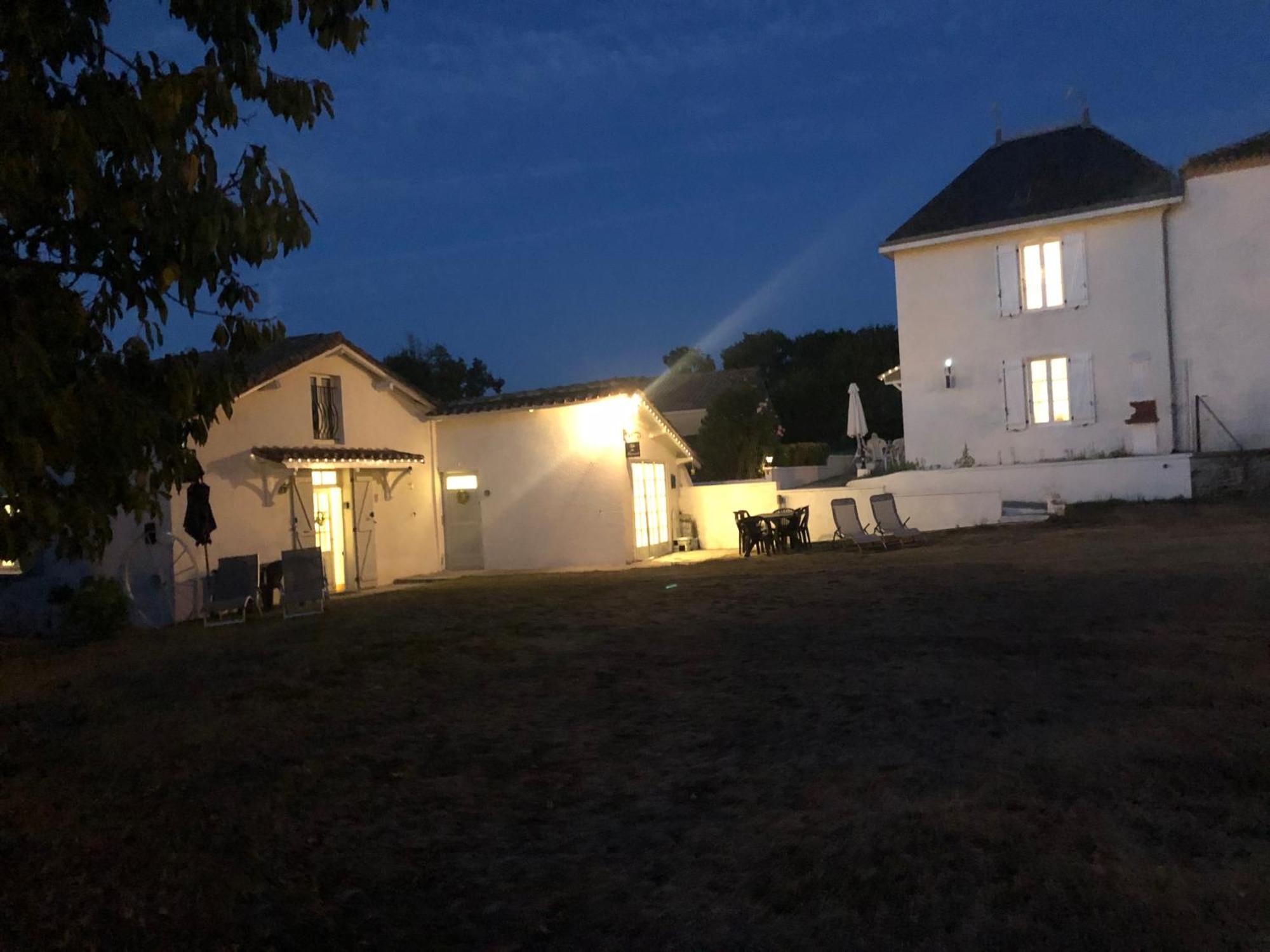 Gite Des Tournesols Oradour-Fanais Zewnętrze zdjęcie