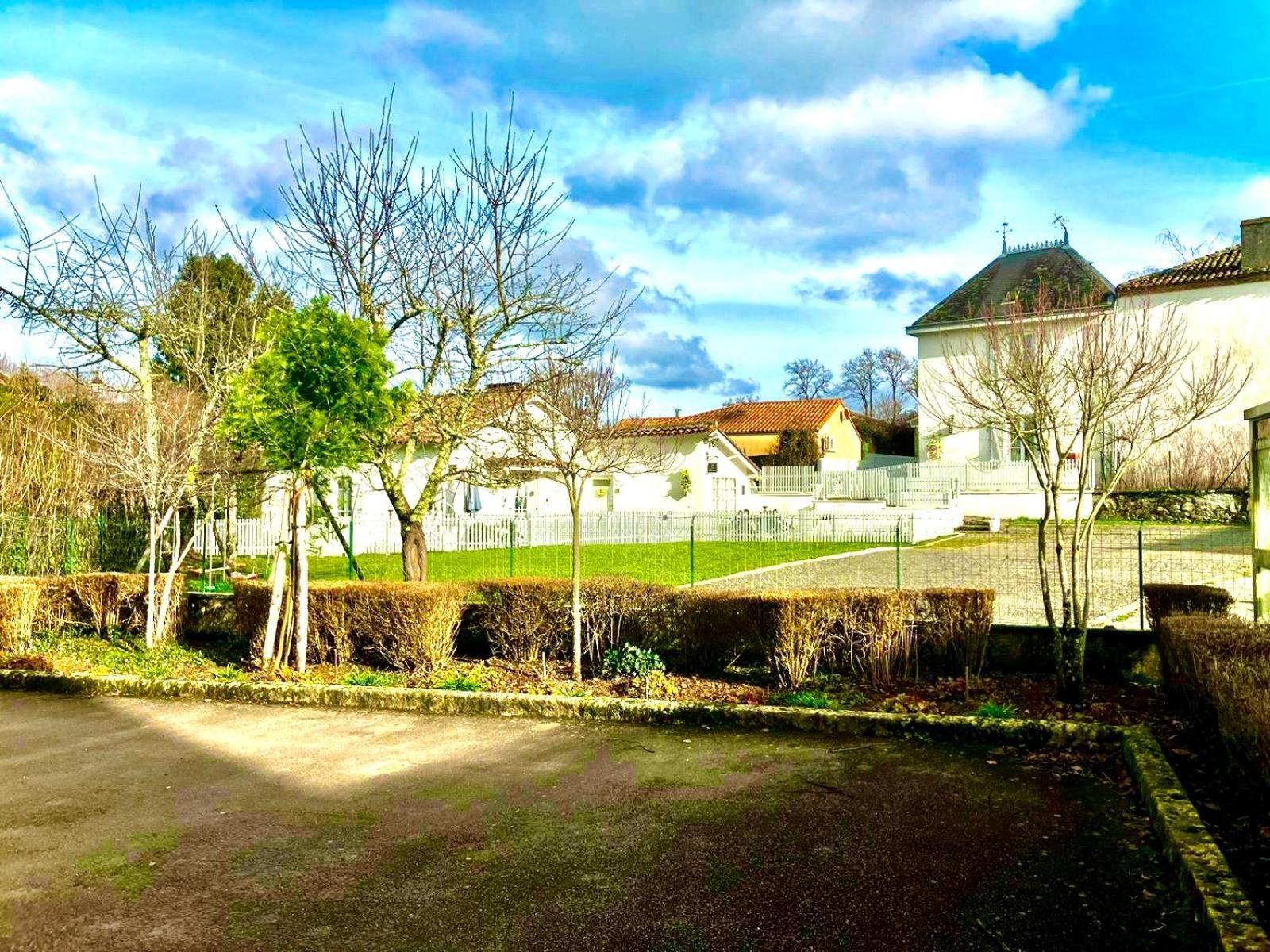 Gite Des Tournesols Oradour-Fanais Zewnętrze zdjęcie