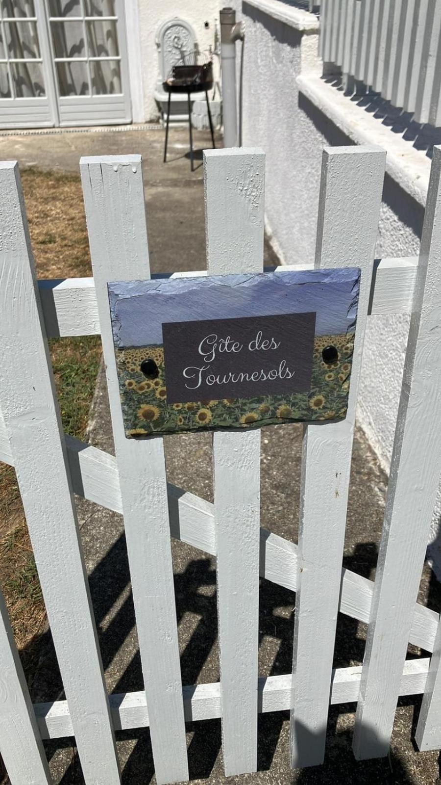 Gite Des Tournesols Oradour-Fanais Zewnętrze zdjęcie