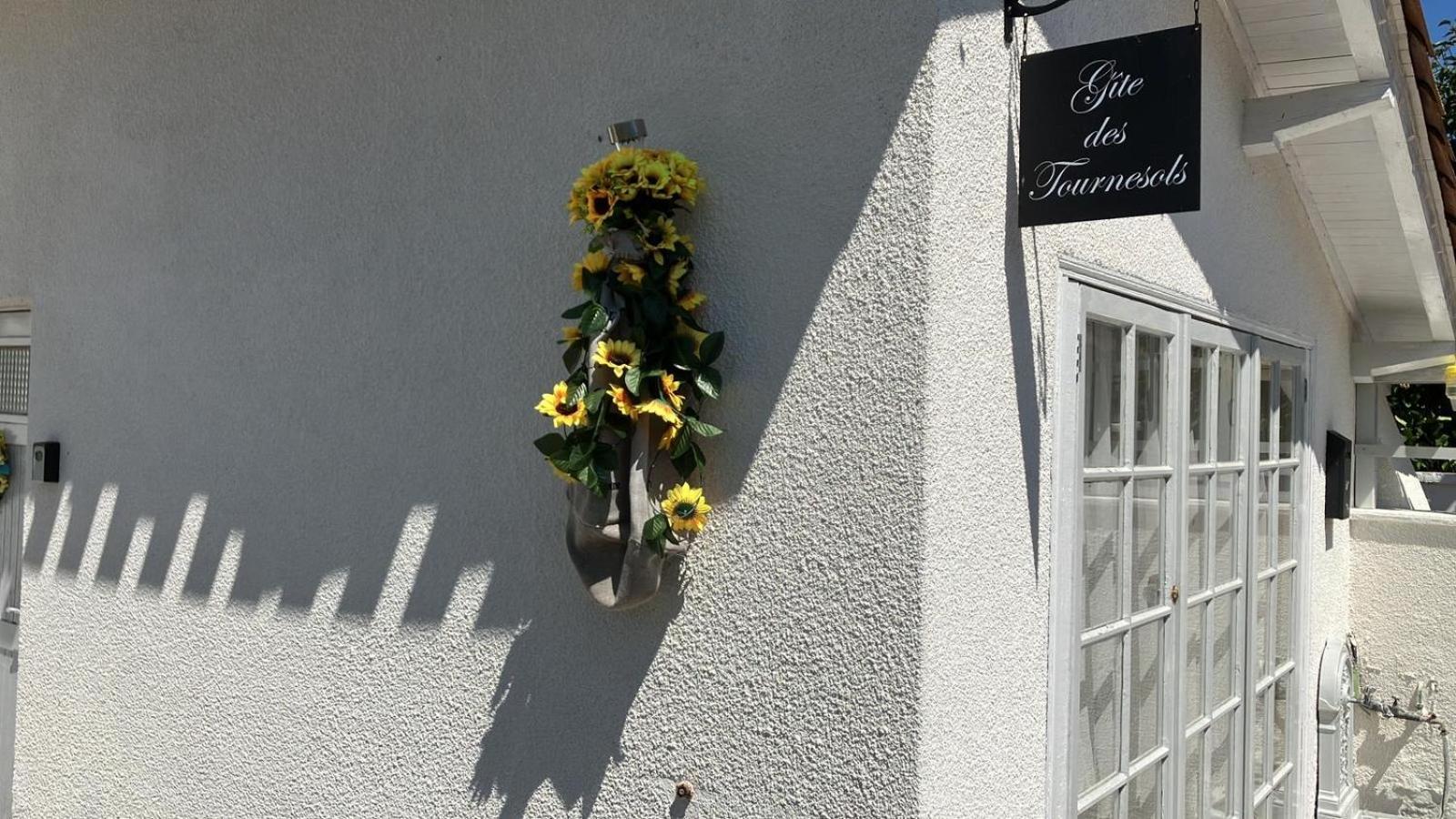Gite Des Tournesols Oradour-Fanais Zewnętrze zdjęcie